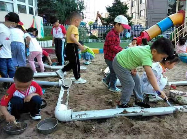 幼儿园沙水游戏
